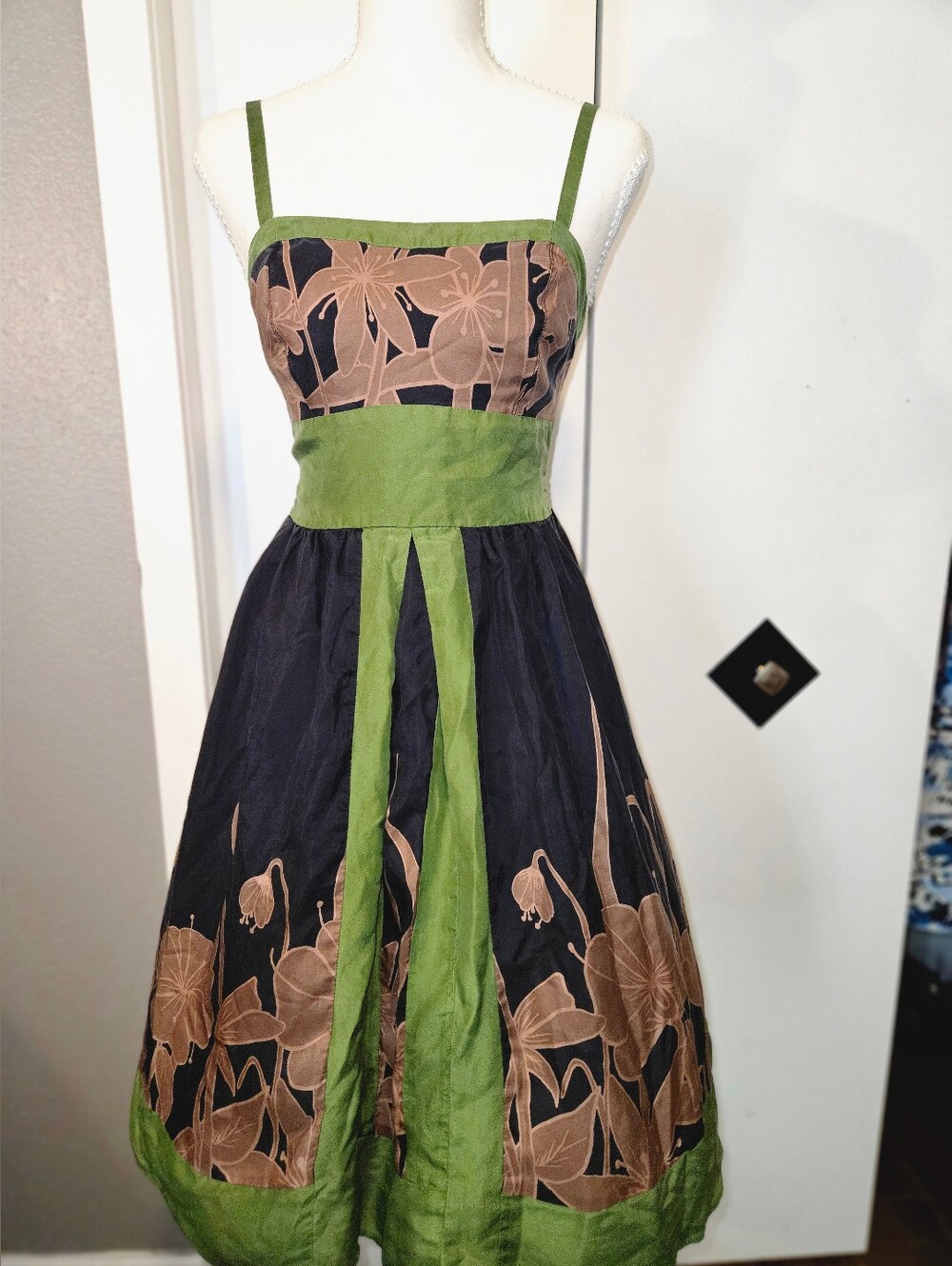 Silk 100% Silk Green and Black Floral Fit-and-Flare Sundress - Picture 2 of 15